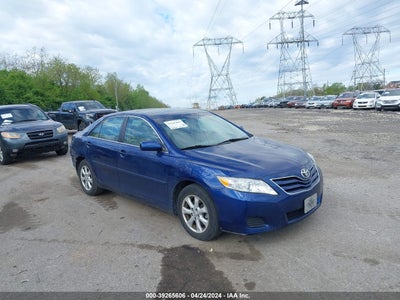 TOYOTA CAMRY 2011