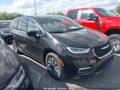 Chrysler Pacifica 2024