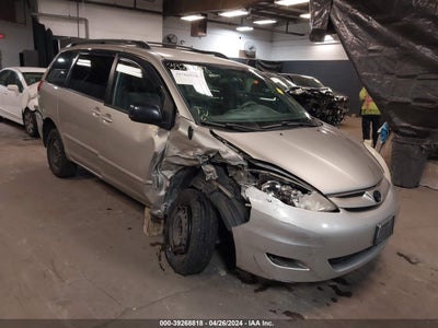 TOYOTA SIENNA 2009