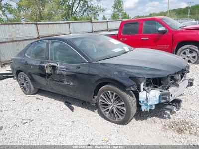 TOYOTA CAMRY 2019