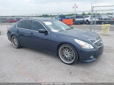 INFINITI JOURNEY 2011