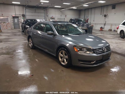 VOLKSWAGEN PASSAT 2013