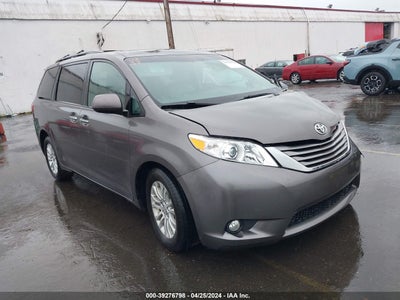 TOYOTA SIENNA 2015