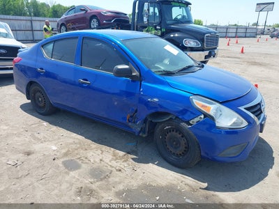 NISSAN VERSA 2015