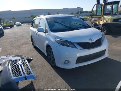 TOYOTA SIENNA 2016
