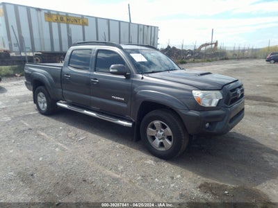 TOYOTA TACOMA 2015