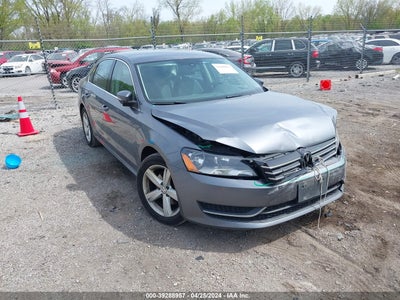 VOLKSWAGEN PASSAT 2013
