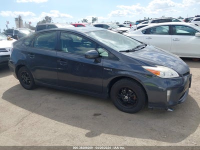 TOYOTA PRIUS 2015
