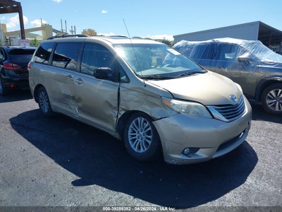 TOYOTA SIENNA 2012
