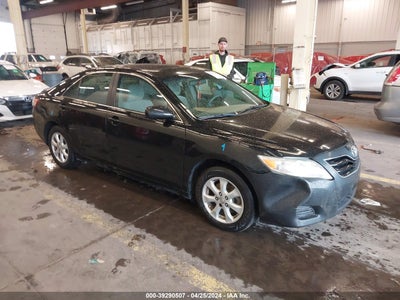 TOYOTA CAMRY 2011
