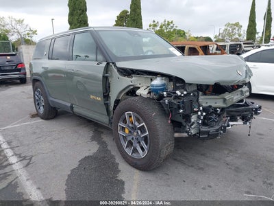 RIVIAN R1S 2023