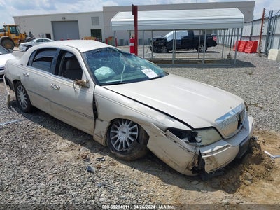 LINCOLN TOWN CAR 2003