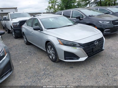 Nissan Altima 2024