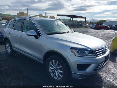 VOLKSWAGEN TOUAREG 2015