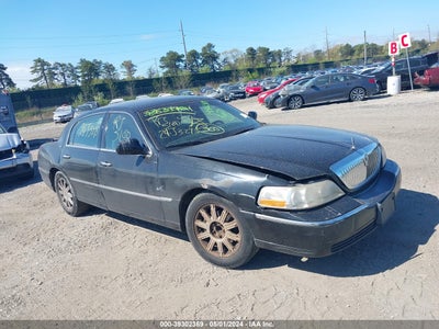 LINCOLN TOWN CAR 2011