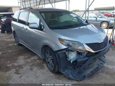 TOYOTA SIENNA 2015