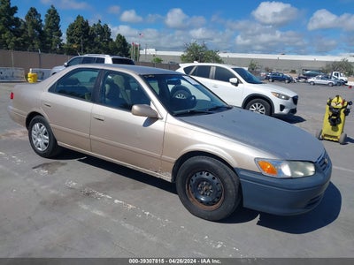 TOYOTA CAMRY 2001