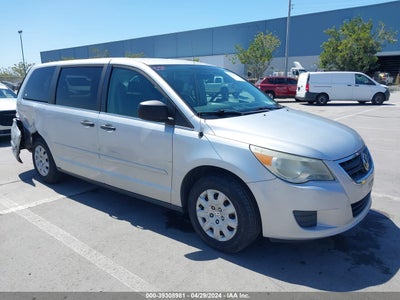 Volkswagen Routan 2010