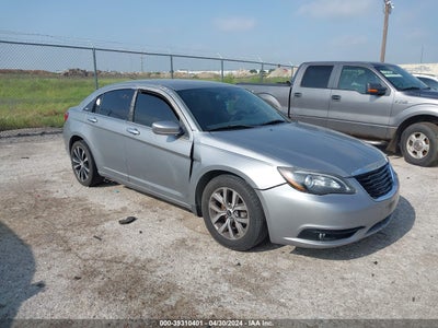 CHRYSLER 200 2013