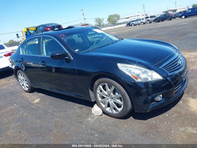 INFINITI JOURNEY 2012