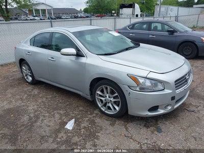 Nissan Maxima 2010