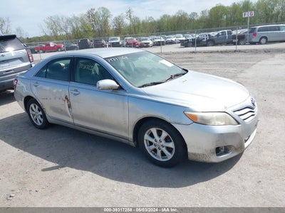 TOYOTA CAMRY 2011