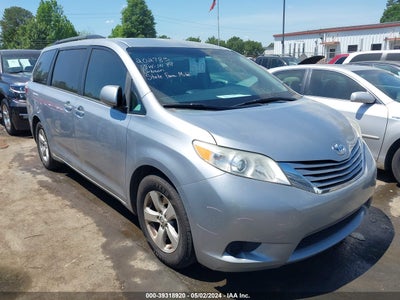 TOYOTA SIENNA 2015