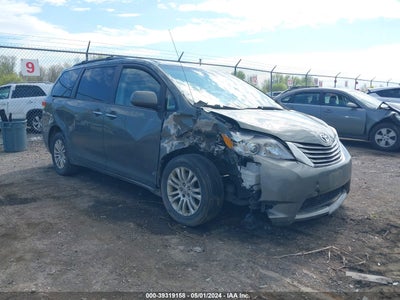 TOYOTA SIENNA 2013