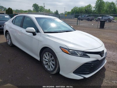 TOYOTA CAMRY 2018