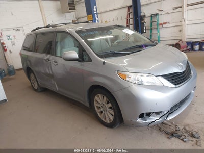 TOYOTA SIENNA 2012