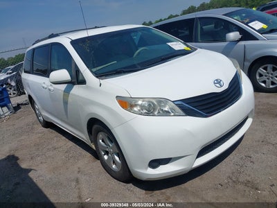 TOYOTA SIENNA 2011
