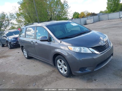 TOYOTA SIENNA 2011