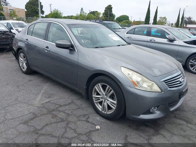 INFINITI JOURNEY 2011