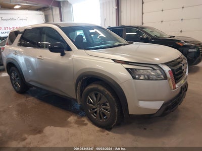 Nissan Pathfinder 2024