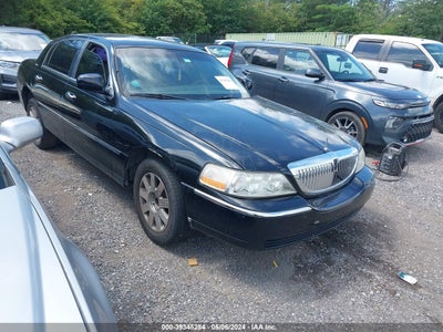 LINCOLN TOWN CAR 2003