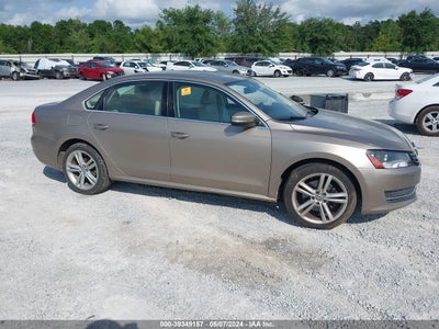 VOLKSWAGEN PASSAT 2015