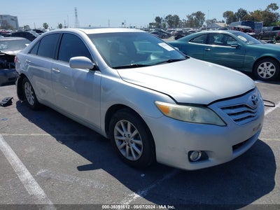 TOYOTA CAMRY 2011
