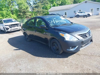 NISSAN VERSA 2017