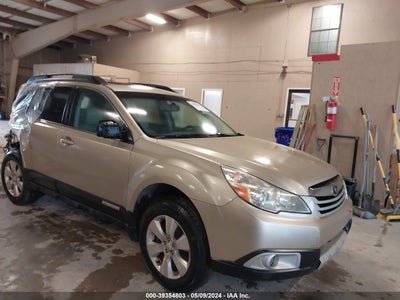 SUBARU OUTBACK 2010