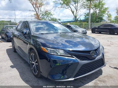 TOYOTA CAMRY 2019
