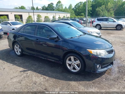 TOYOTA CAMRY 2013