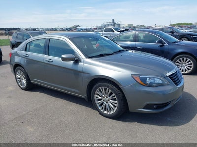 CHRYSLER 200 2013