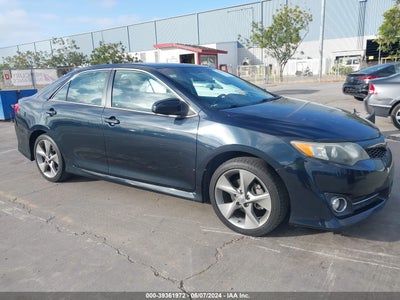 TOYOTA CAMRY 2012
