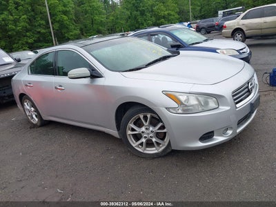 NISSAN MAXIMA 2012