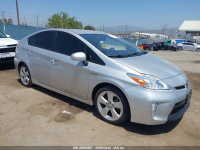 TOYOTA PRIUS 2015