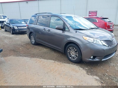 Toyota Sienna 2011