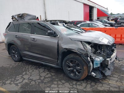 TOYOTA HIGHLANDER 2016