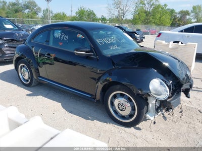 VOLKSWAGEN BEETLE 2012