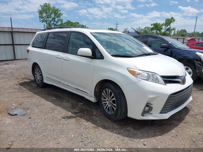 TOYOTA SIENNA 2018