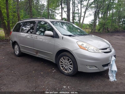 TOYOTA SIENNA 2010